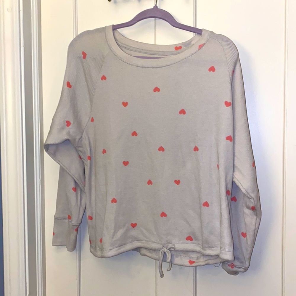 EUC Gap Factory light gray micro waffle icon heart red holiday 2021, Medium! ❤️